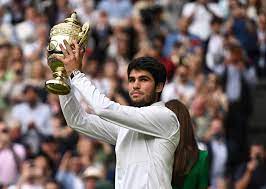 “Novak Djokovic Makes History with Wimbledon Victory over Carlos Alcaraz”